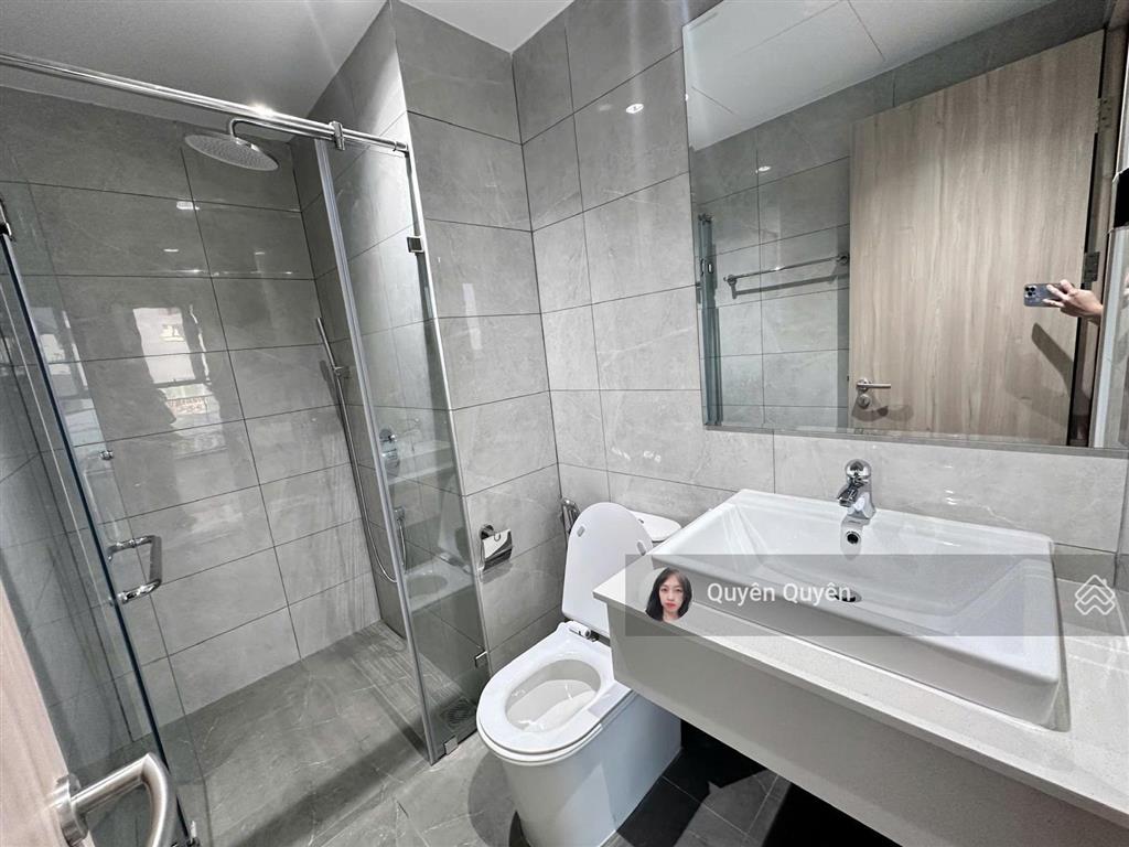 Daqua cho thuê 3 phòng ngủ 74m2 căn góc, có sẵn nội thất cơ bản, view sông hồ bơi siêu xịn