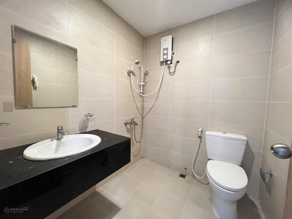 Charmington la pointe cho thuê 1pn 50m2 nhà trống 14 triệu, có ban công, có phòng ngủ riêng