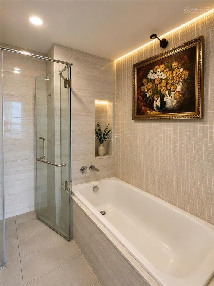 Kingdom 101  căn 2pn2wc nội thất xịn 25 triệu, có slot oto,  quyên xem ngay ạ