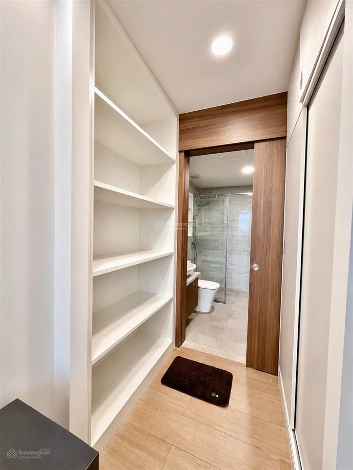 Kingdom 101  căn 2pn2wc nội thất xịn 25 triệu, có slot oto,  quyên xem ngay ạ