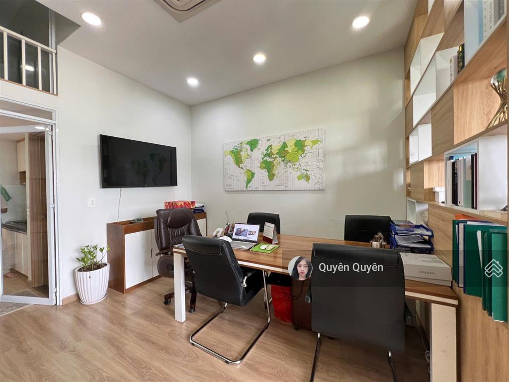 Quận 10 bán rẻ  31m2, 1tỷ880 bao sang tên, trần cao cho thuê được 11 triệu/tháng