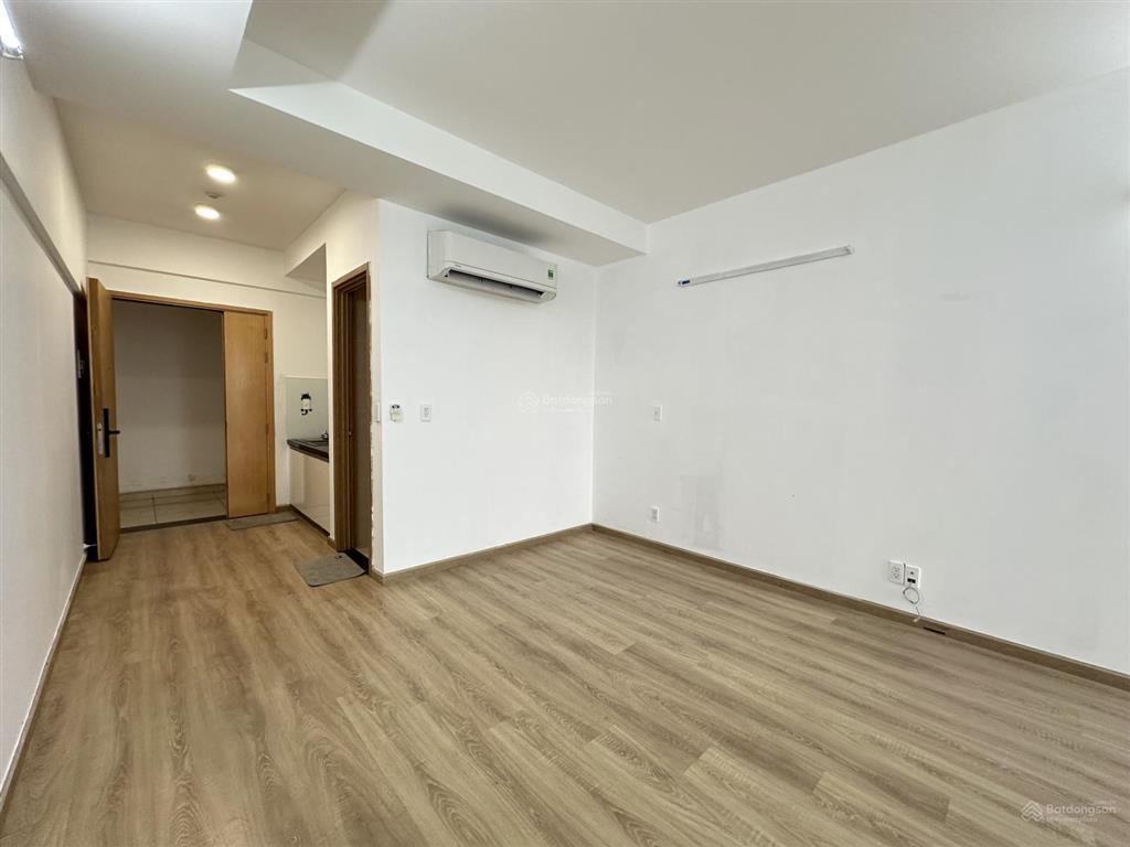 Charmington bán ot 45m2  2 tỷ 250 bao hết, phù hợp để ở và cho thuê nhiều ngành nghề
