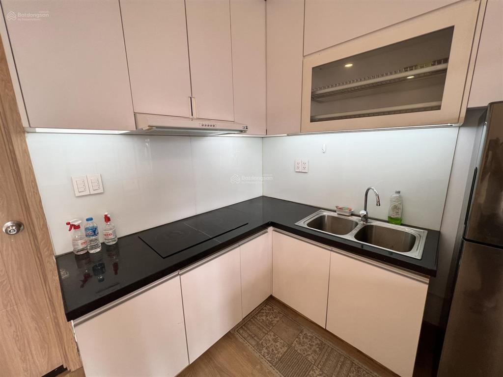 Quận 10  căn 1pn 50m2 mới keng 17 triệu/tháng charmington cho thuê ở liền