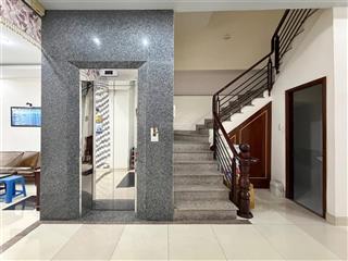 Nhà chính chủ xây dựng tâm huyết  trung tâm phú nhuận, gần sân bay  hẻm xe tải  135m2