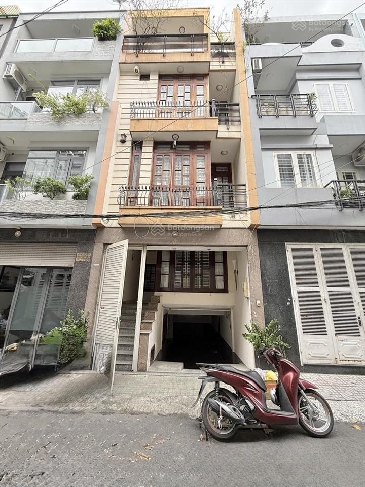 Nhà mặt tiền kinh doanh  khu đường hoa, phố ẩm thực phan xích long  5 tầng có hầm