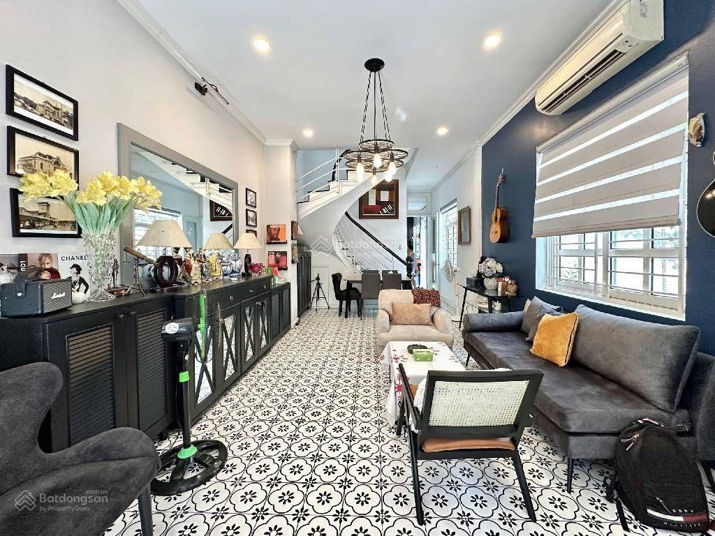 Nhà mặt tiền đường hoa  khu vip phan xích long  căn góc  vừa ở vừa kinh doanh