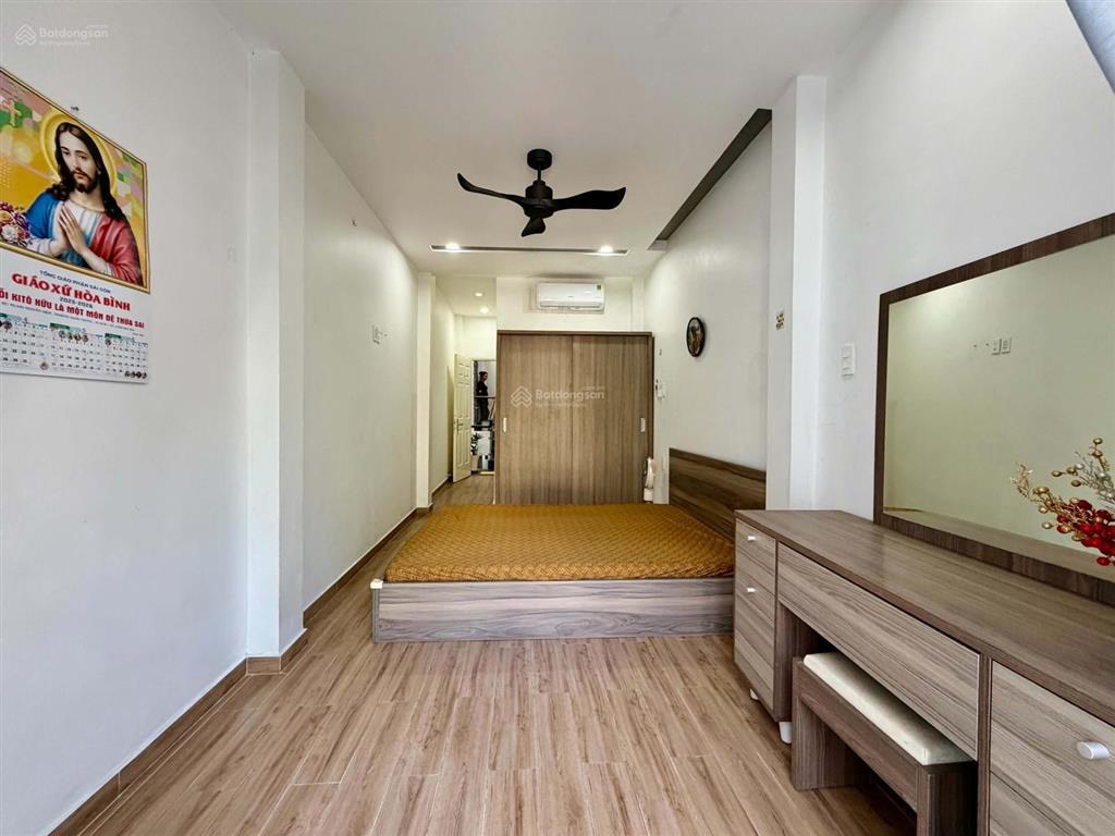 Nhà chính chủ, hẻm xe tải kinh doanh lê văn sỹ, quận 3, 61m2