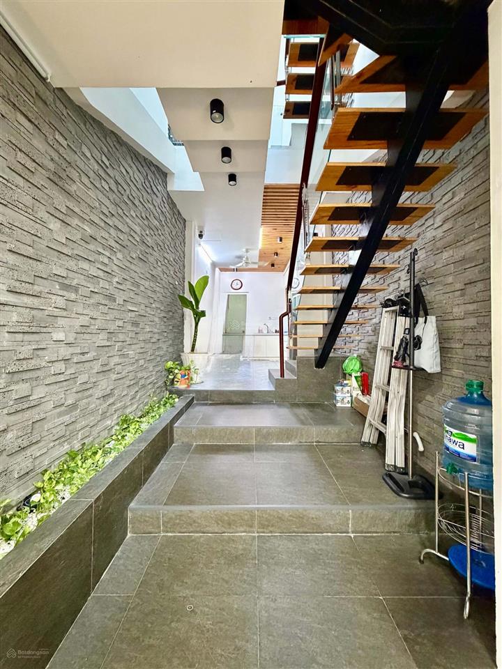 Nhà chính chủ, hẻm xe tải kinh doanh lê văn sỹ, quận 3, 61m2
