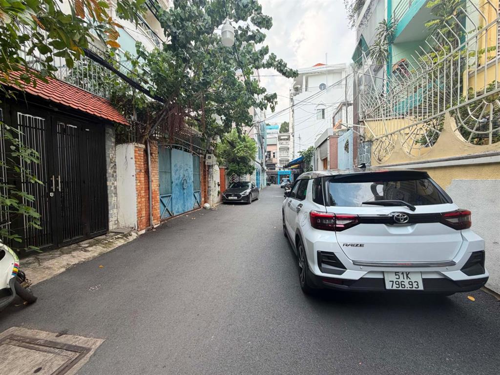 Nhà chính chủ, hẻm xe tải kinh doanh lê văn sỹ, quận 3, 61m2