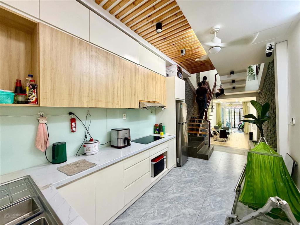 Nhà chính chủ, hẻm xe tải kinh doanh lê văn sỹ, quận 3, 61m2
