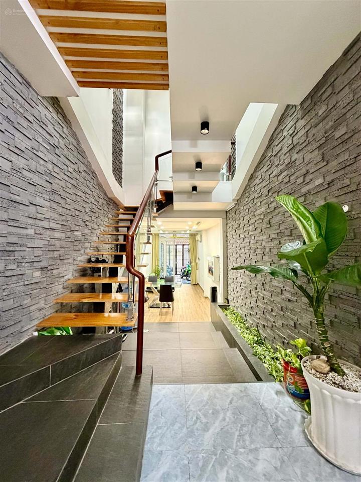 Nhà chính chủ, hẻm xe tải kinh doanh lê văn sỹ, quận 3, 61m2
