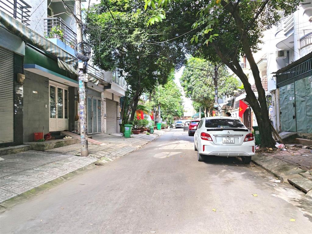 Đất trống tiện xây mới, nguyễn gia trí, bình thạnh. khu vip đường d.