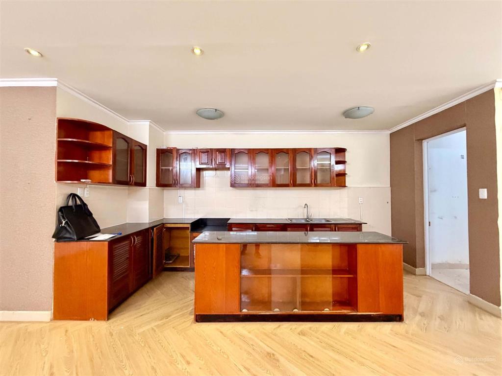 Chính chủ bán căn chung cư nguyễn thượng hiền, bình thạnh, 124m2, 3 phòng ngủ, chỉ 56tr/m2
