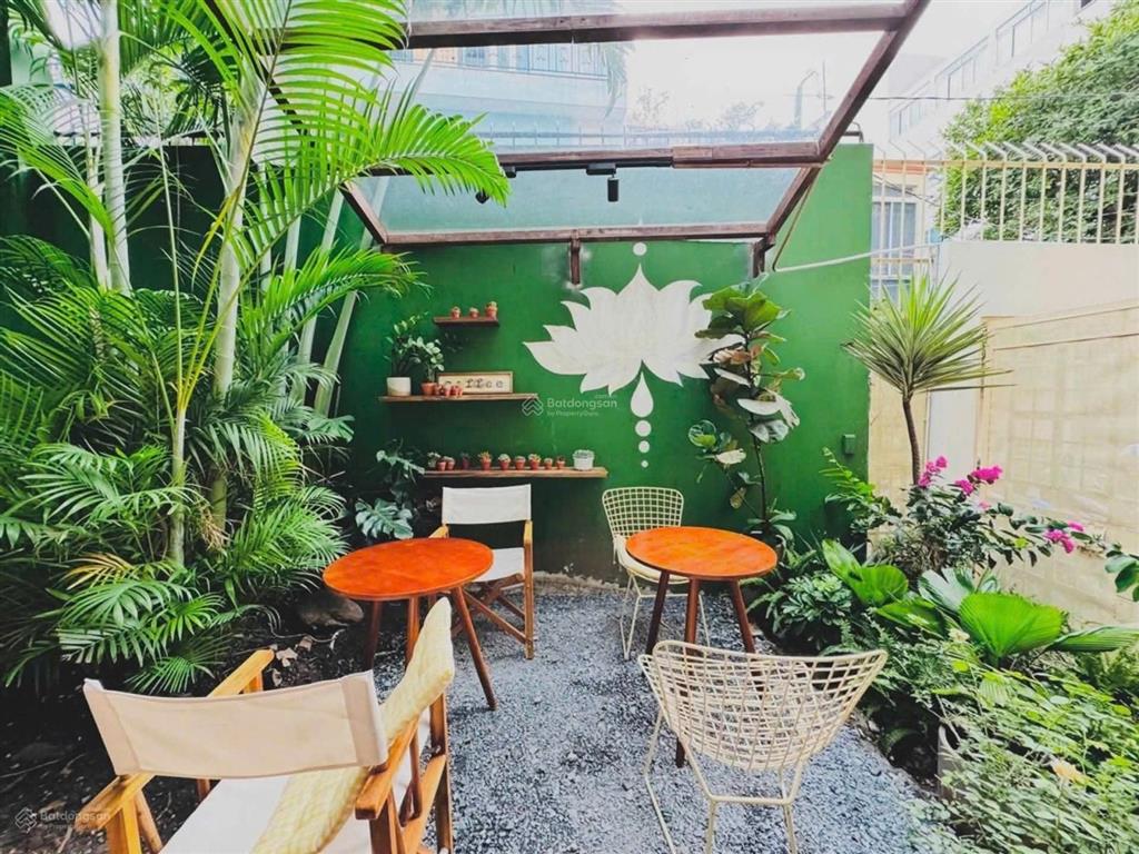 Biệt thự hồ biểu chánh, phú nhuận, 150m2, xe hơi ngủ trong nhà