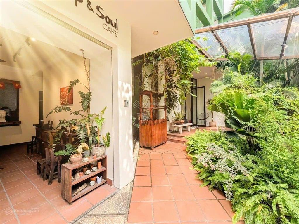 Biệt thự hồ biểu chánh, phú nhuận, 150m2, xe hơi ngủ trong nhà