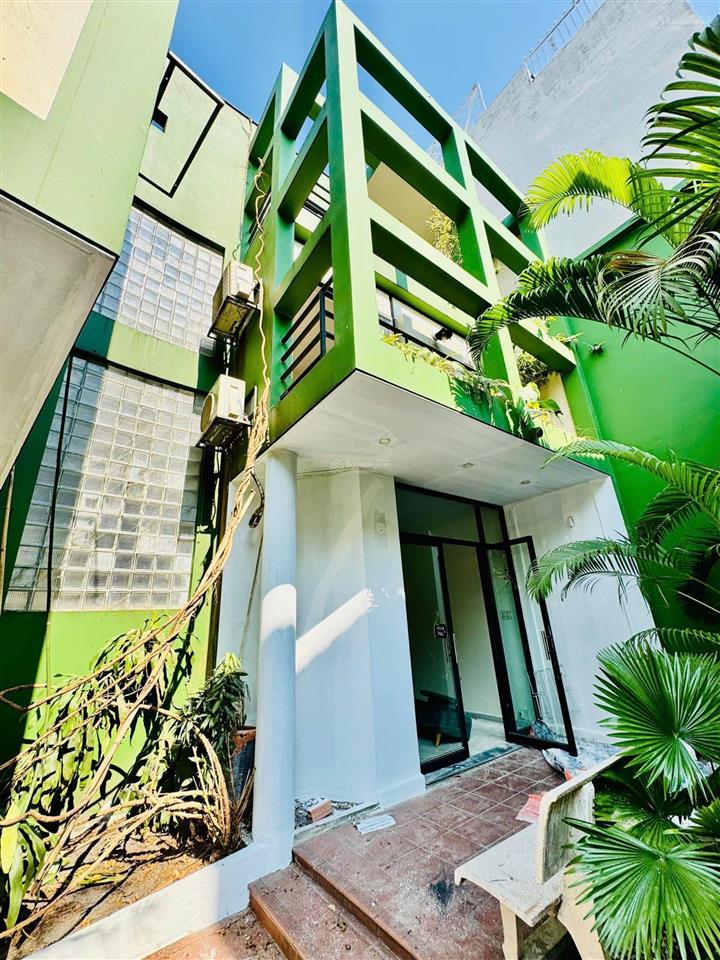 Biệt thự hồ biểu chánh, phú nhuận, 150m2, xe hơi ngủ trong nhà