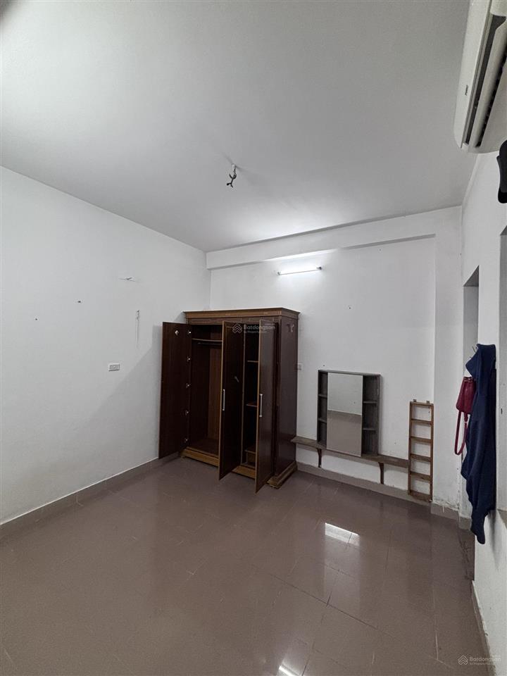 Bán căn hộ tập thể 45m2 đường thạch bàn
