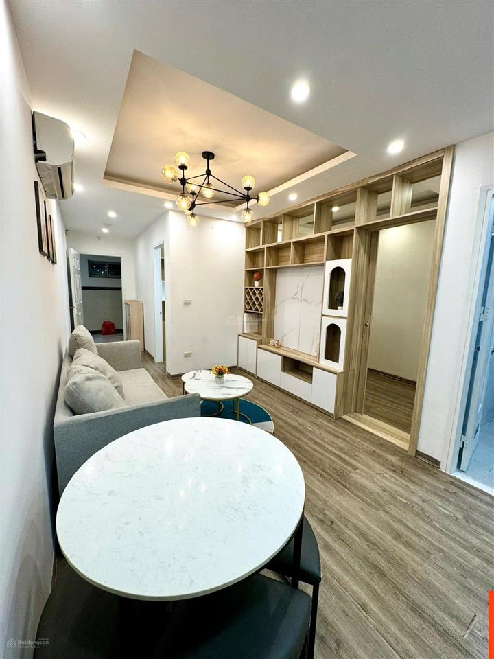 Căn 46m2 2 phòng ngủ 1 nhà tắm toà hh3 linh đàm hoàng mai, nội thất full mới, tầng trung, giá 2.xtỷ