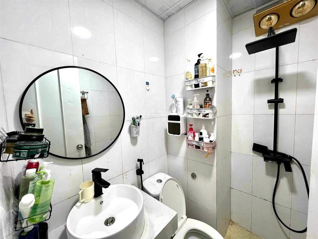 Chủ nhà cắt lỗ  giảm gần 1 tỷ cần bán gấp! căn hộ 2 phòng ngủ chung cư hh linh đàm full nội thất