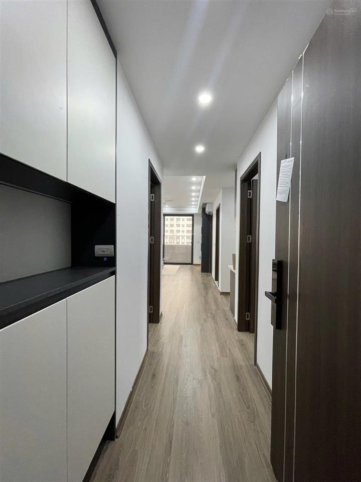 Chủ nhà cắt lỗ hơn 1 tỷ căn 3 ngủ 2 vệ sinh tòa hh4 linh đàm, full mới, giá 3.5 tỷ