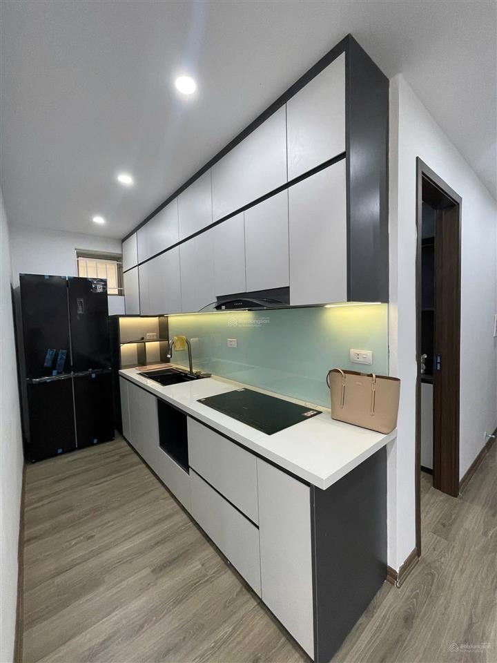 Chủ nhà cắt lỗ hơn 1 tỷ căn 3 ngủ 2 vệ sinh tòa hh4 linh đàm, full mới, giá 3.5 tỷ