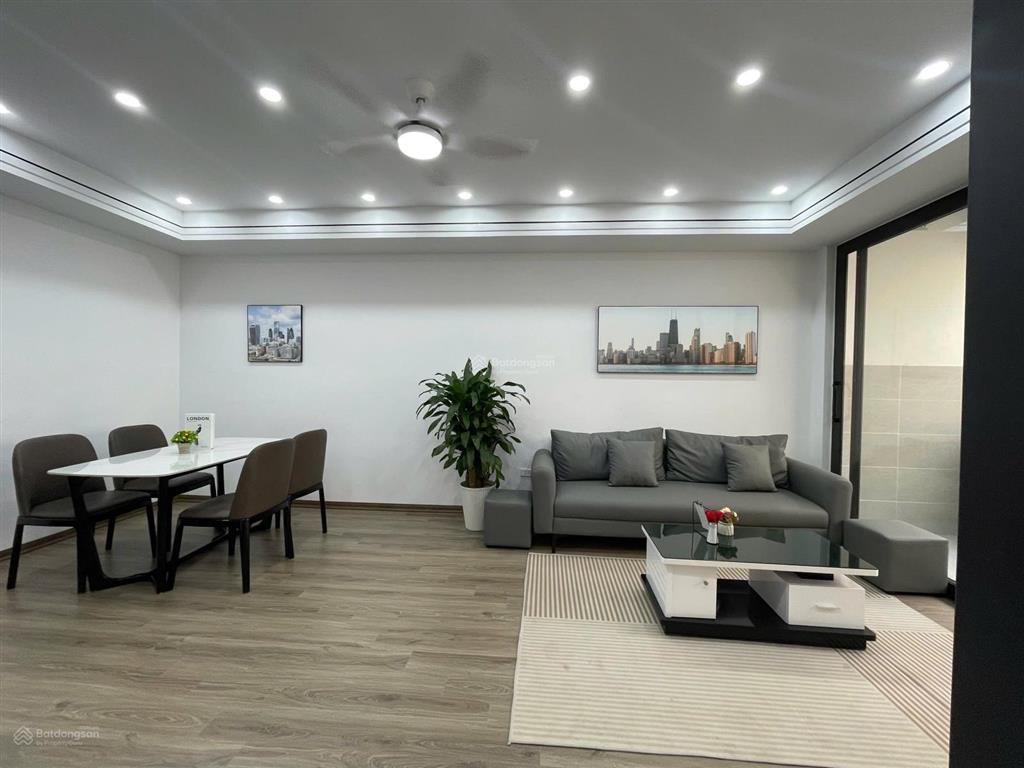 Chủ nhà cắt lỗ hơn 1 tỷ căn 3 ngủ 2 vệ sinh tòa hh4 linh đàm, full mới, giá 3.5 tỷ