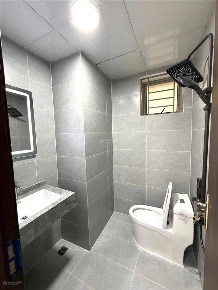 Chủ nhà cắt lỗ  giảm gần 1 tỷ cần bán gấp! căn góc 2 phòng ngủ 2 vệ sinh toà hh4 linh đàm, giá 2.6