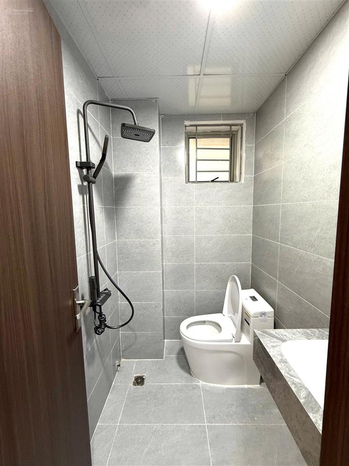 Chủ nhà cắt lỗ  giảm gần 1 tỷ cần bán gấp! căn góc 2 phòng ngủ 2 vệ sinh toà hh4 linh đàm, giá 2.6