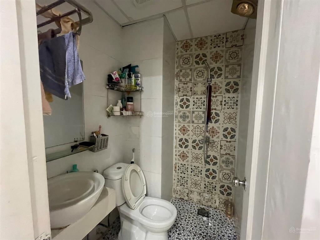Chủ nhà cắt lỗ  giảm gần 1 tỷ cần bán gấp! căn hộ 2 phòng ngủ, tầng 11 toà hh2 linh đàm, giá 1.9ty