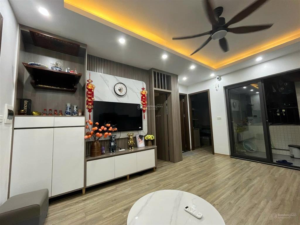Chủ nhà cắt lỗ gần 1 tỷ  cần bán gấp  căn 2 phòng ngủ toà hh2 linh đàm, full nội thất, giá 1.35tỷ