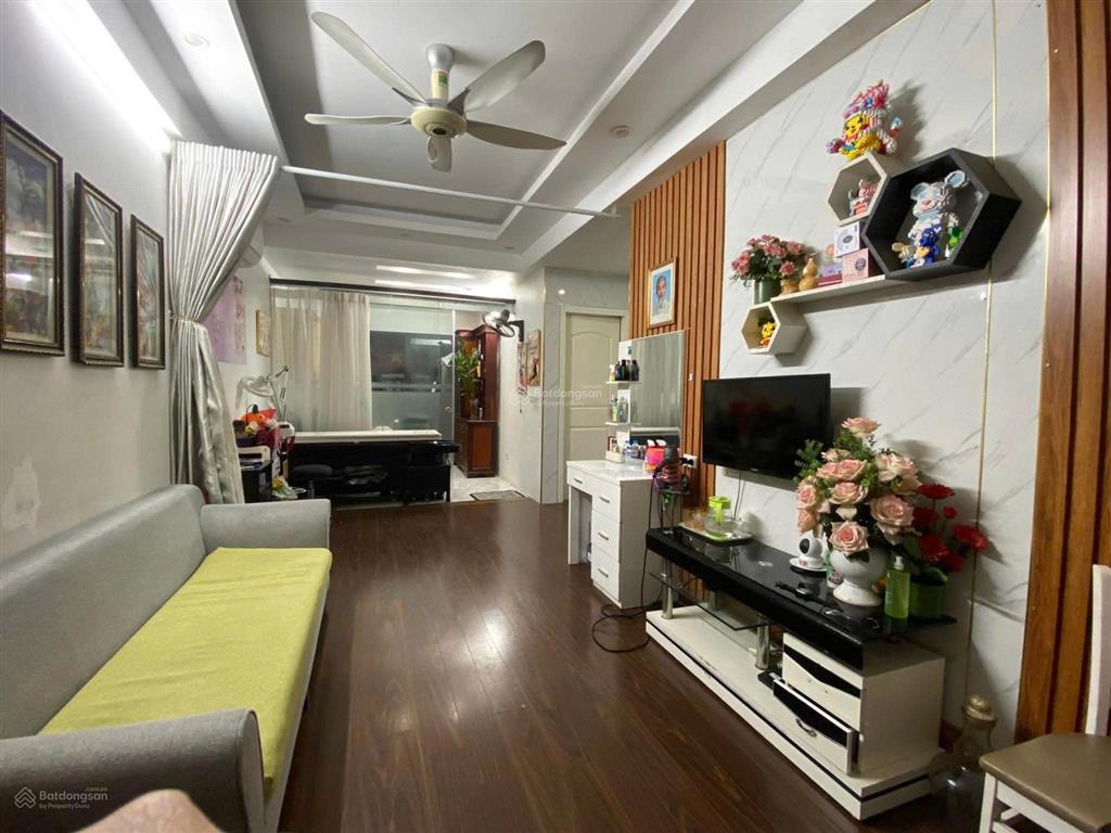 Chủ nhà cắt lỗ 1 tỷ bán gấp  căn 2 ngủ 2 vệ sinh tầng 10 hh1 linh đàm, full nội thất, giá 2.5 tỷ