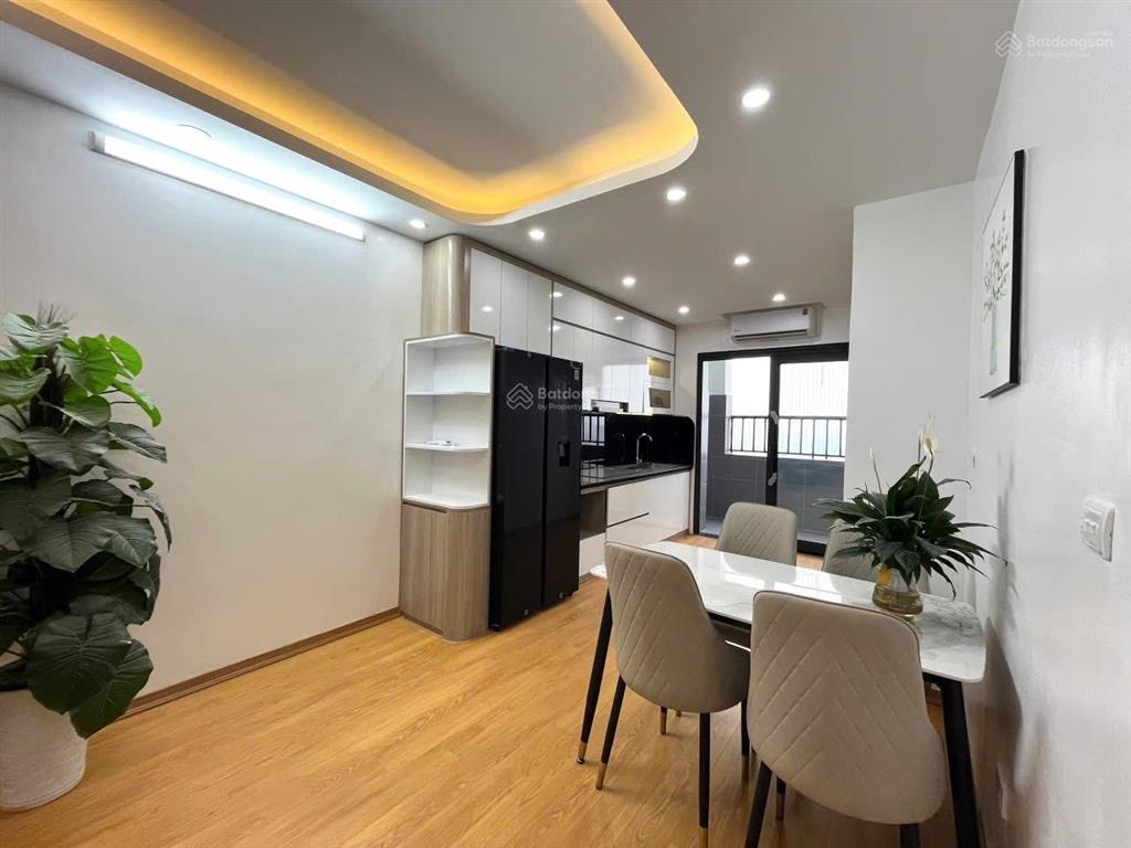 Chủ nhà cắt lỗ hơn 1tỷ  cần bán gấp căn 71m view hồ, 2 ngủ 2 vệ sinh full nt mới toà hh2 linh đàm