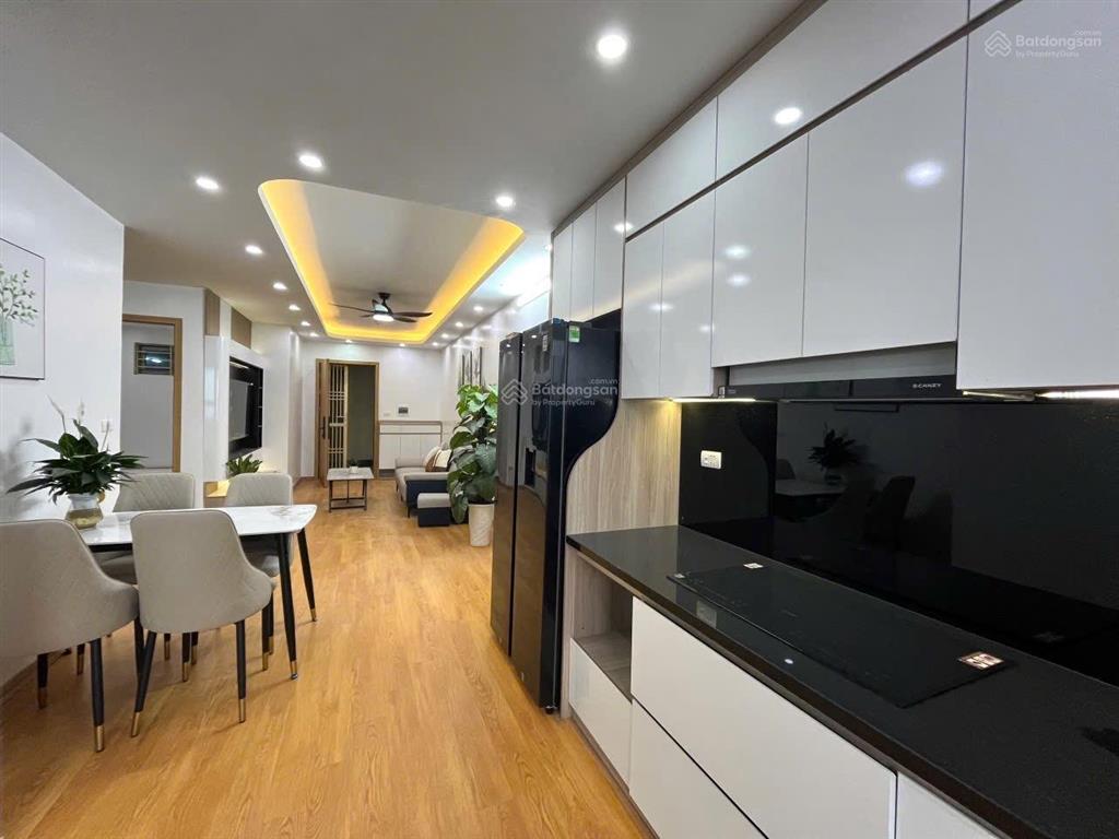 Chủ nhà cắt lỗ hơn 1tỷ  cần bán gấp căn 71m view hồ, 2 ngủ 2 vệ sinh full nt mới toà hh2 linh đàm