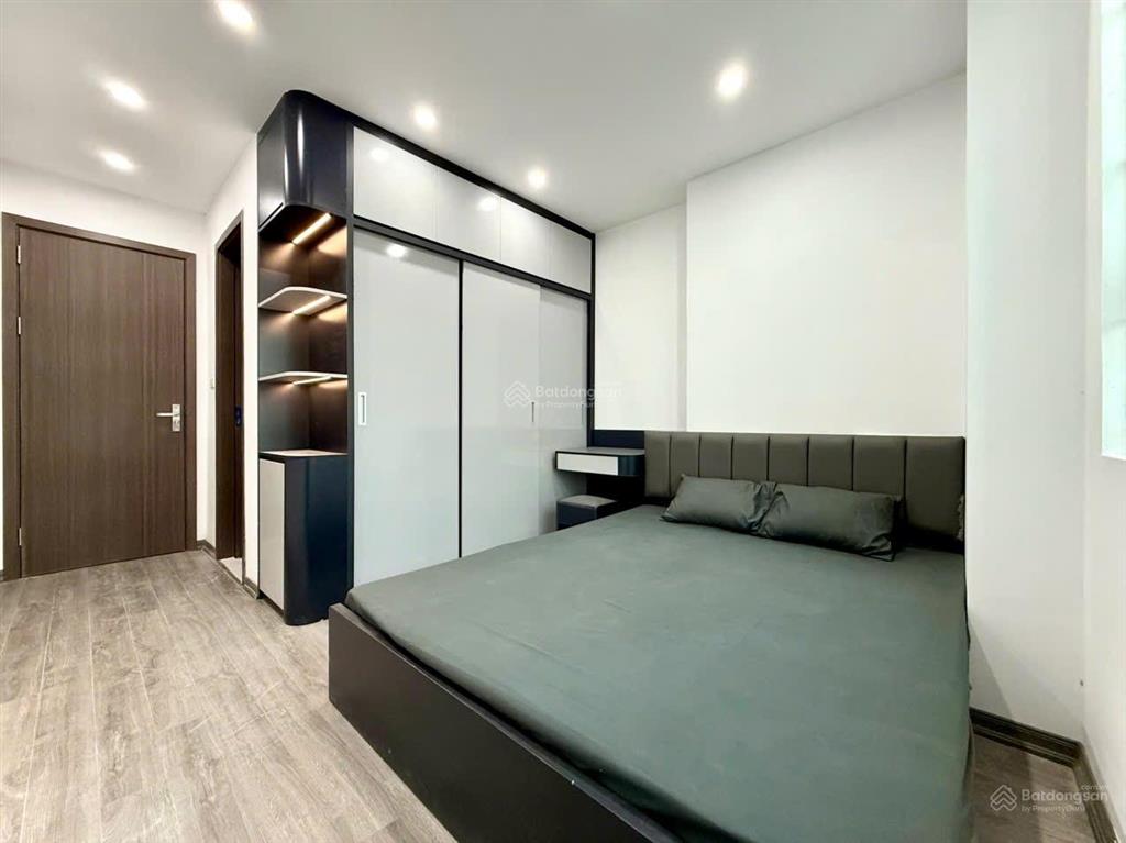 Cắt lỗ 2tỷ căn 76m2 view hồ 3pn 2 vệ sinh toà hh3 linh đàm, full mới, giá thuê 11tr, giá bán 3tỷ