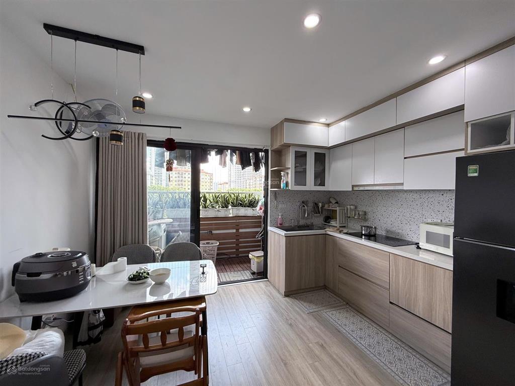 Cắt lỗ hơn 1tỷ căn 76m2 3pn 2 vệ sinh tòa hh4 linh đàm, full nội thất, giá thuê 10tr, giá bán 3tỷ