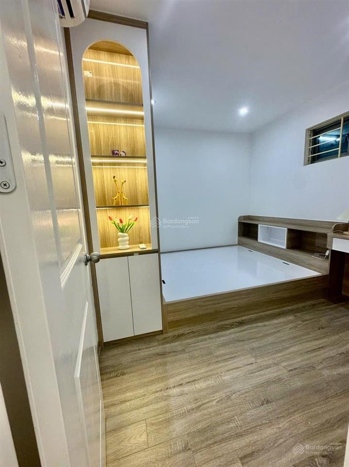 Cắt lỗ 1tỷ căn 46m2 2pn 1 vệ sinh toà hh3 linh đàm, full nội thất moi, giá thuê 7tr, giá bán 1.38tỷ