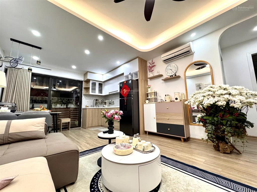 Cắt lỗ 2tỷ căn 76m2 bc đn 3pn 2 vệ sinh toà hh3 linh đàm, full nội thất, giá thuê 10tr, giá 2.55tỷ