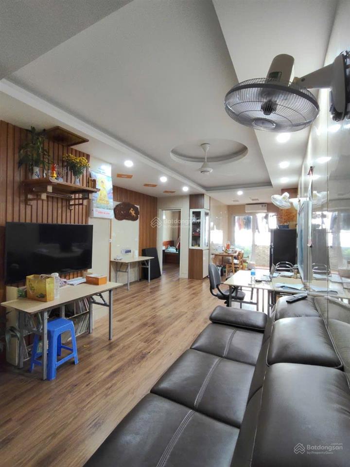 Cắt lỗ 2tỷ căn 72m2 view hồ 2pn 2 vệ sinh toà hh2 linh đàm, full nội thất, giá thuê 8tr, giá 2.4 ty