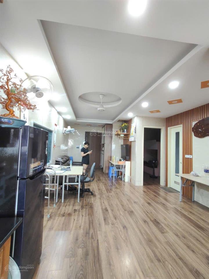 Cắt lỗ 2tỷ căn 72m2 view hồ 2pn 2 vệ sinh toà hh2 linh đàm, full nội thất, giá thuê 8tr, giá 2.4 ty