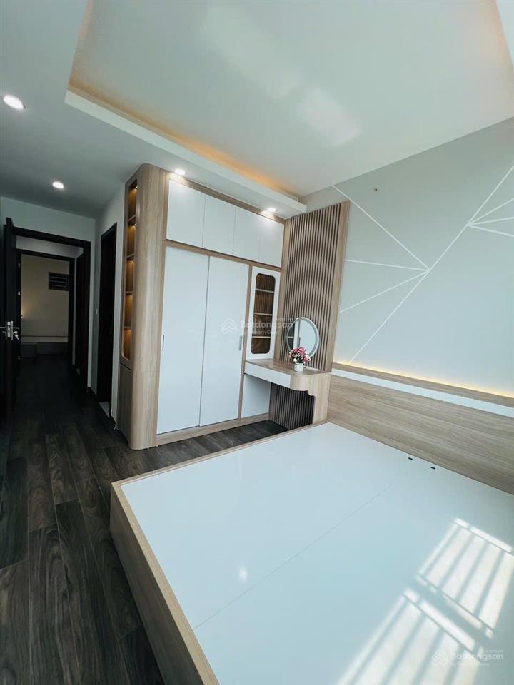 Cắt lỗ hơn 2 tỷ căn 67m view hồ 2pn 2vs tòa hh3 linh đàm, full nội thất, giá thuê 8tr, giá 2.4 tỷ