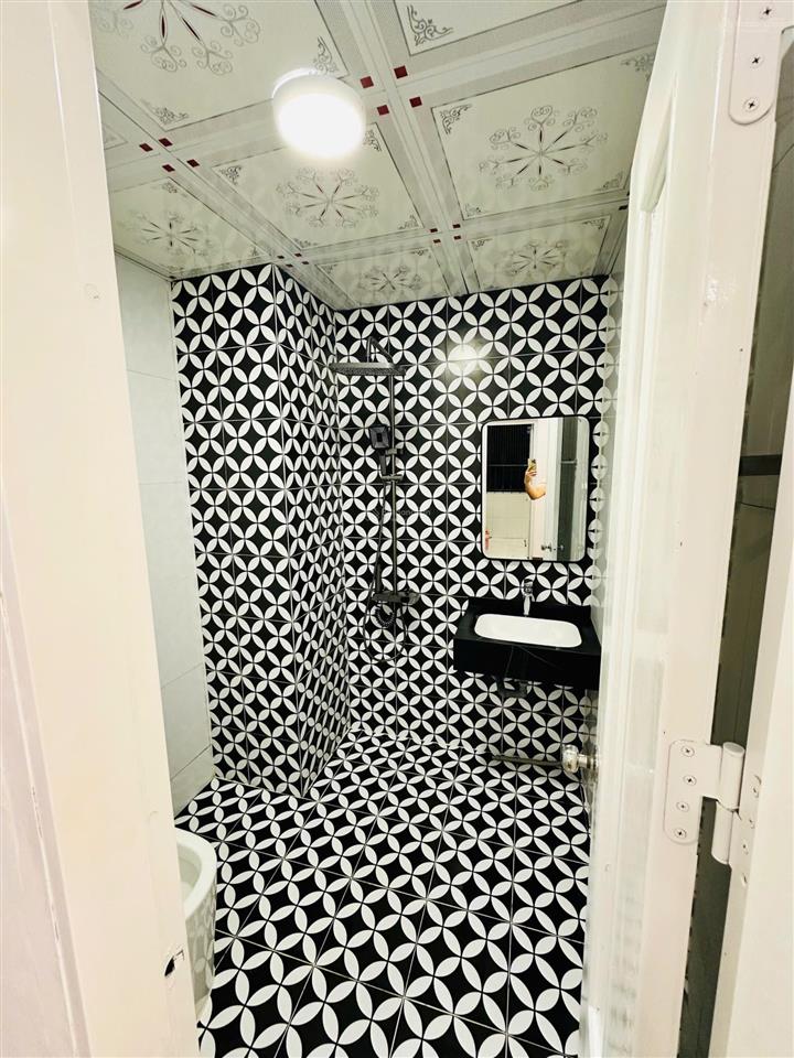 Cắt lỗ hơn 2tỷ căn 46m2 2pn 1 vệ sinh toà hh4 linh đàm, full nội thất, giá thuê 7tr, giá bán 1.5tỷ