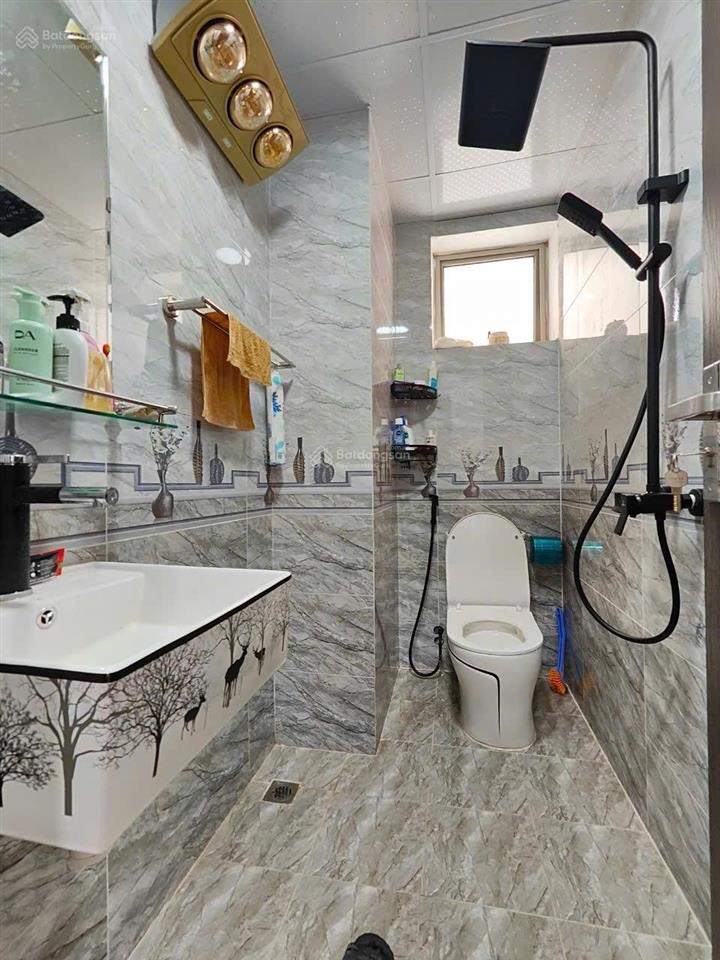 Cắt lỗ hơn 2tỷ căn 76m2 3pn 2 vệ sinh toà hh4 linh đàm, full nội thất, giá thuê 11tr, giá bán 2.9tỷ