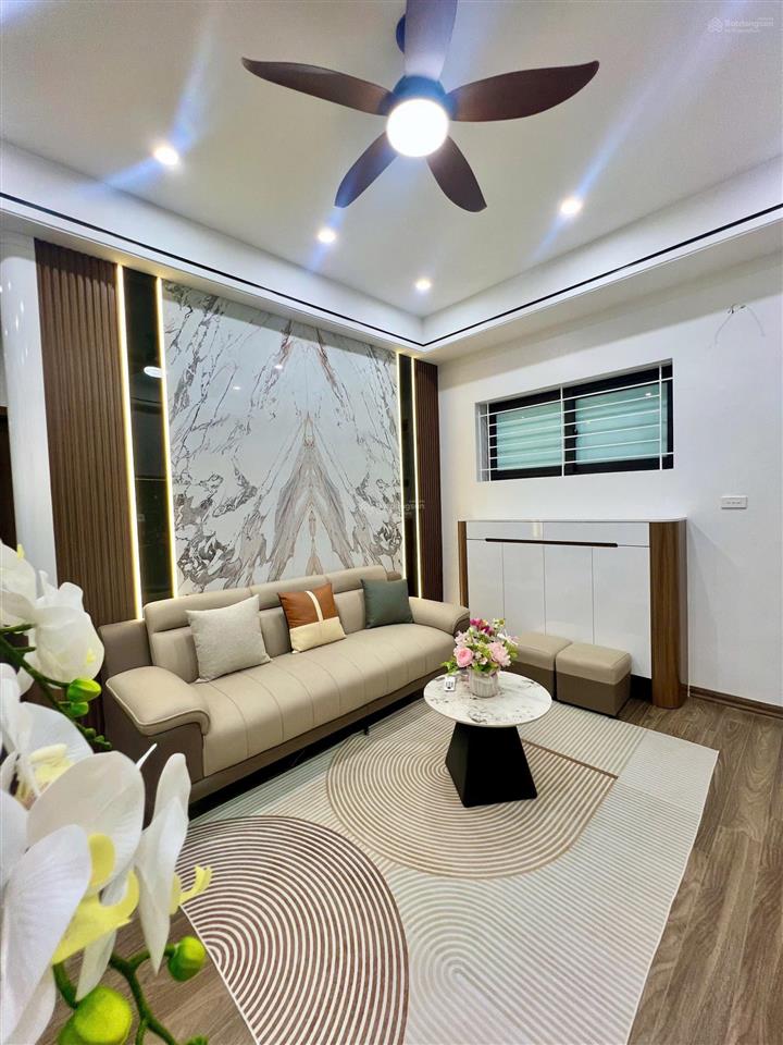 Cắt lỗ 2tỷ căn 83m2 3pn 2vệ sinh toà ct2 linh đàm, full nội thất mới, giá bán 4.2 tỷ