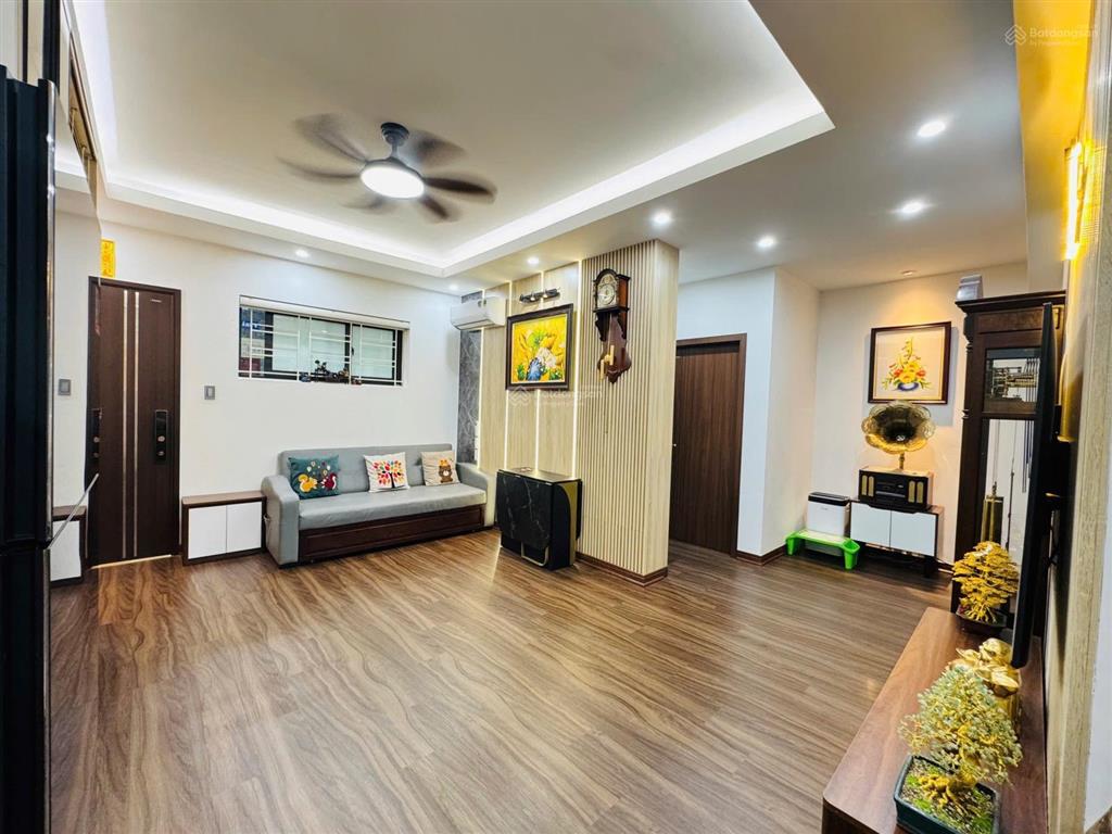 Cắt lỗ 2 tỷ căn 76m 3 phòng ngủ 2 vệ sinh tòa nơ3 linh đàm, full nội thất, giá thuê 8tr, giá 5.4 tỷ