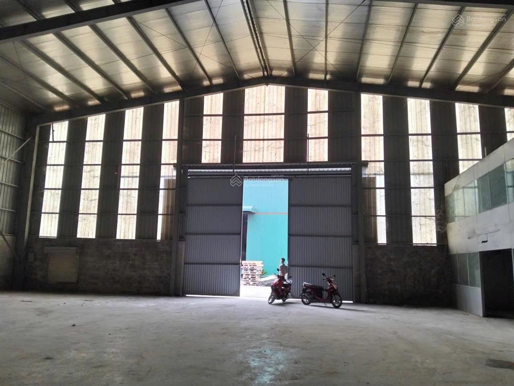 Cho thuê 950m2 kho xưởng gần thanh trì,