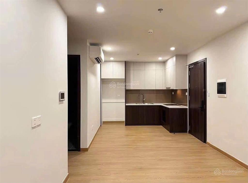 Bán cắt lỗ căn 1n+1 43m2 g2, tầng trung, view bể bơi, mpdv2 năm. giá bán 2 tỷ 650 triệu bao phí