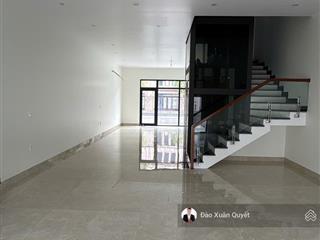 Văn phòng 2 tầng 90m2  hoạt động ngay  ngay vincom vũ yên  giá 9tr/tháng