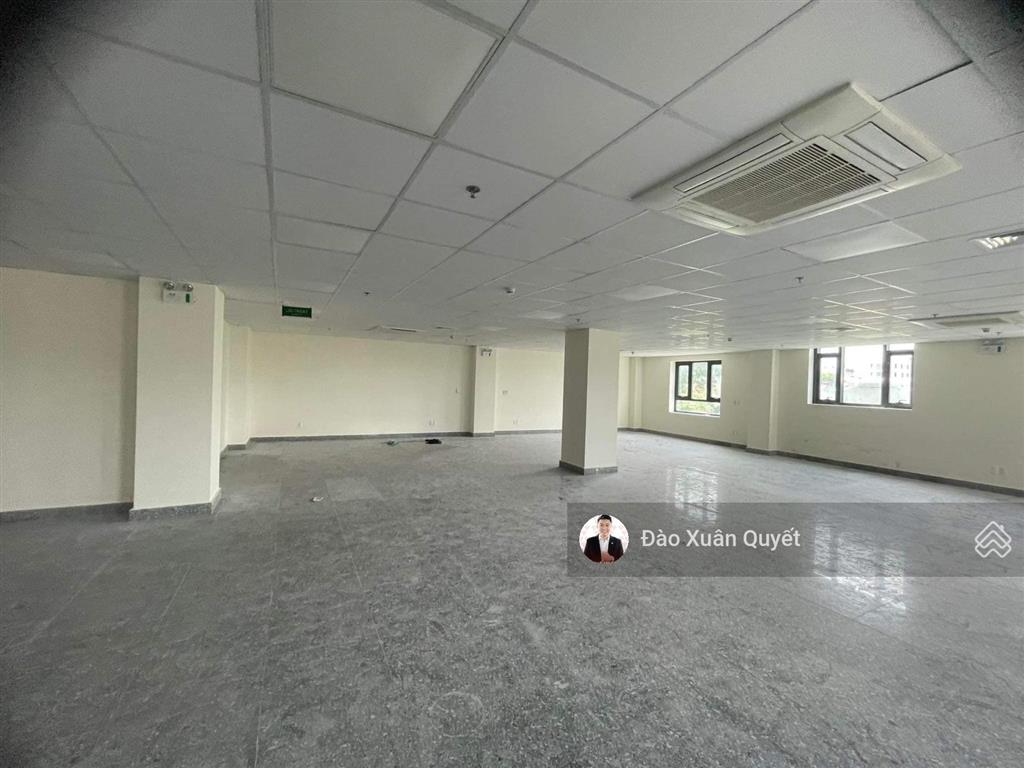 Văn phòngcho thuê trung tâm thành phố 150m2 hoạt động ngay. giá chỉ 15 triêu/tháng. bao phí dịch vụ