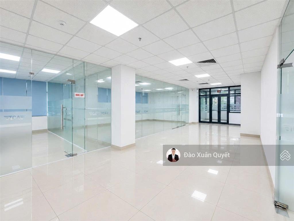 Cho thuê mặt bằng văn phòng đường bạch đằng, diện tích 152 m2, bàn giao ngay