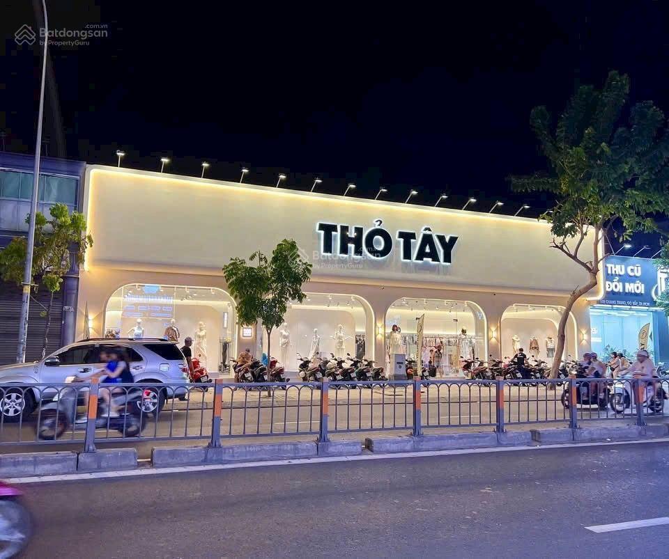Cho thuê nhà mặt phố nguyễn văn cừ, long biên, dt 200m2x2t, mt 9m, đoạn kd đẹp, thông sàn, vỉa rộng